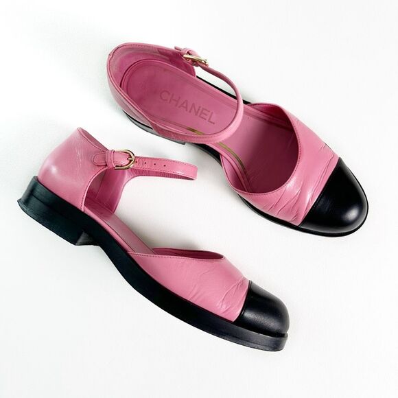 CHANEL 2023 Pink Black Mary Jane Leather CC Logo Flats Size 38 Cap Toe D’Orsay - Picture 2 of 14